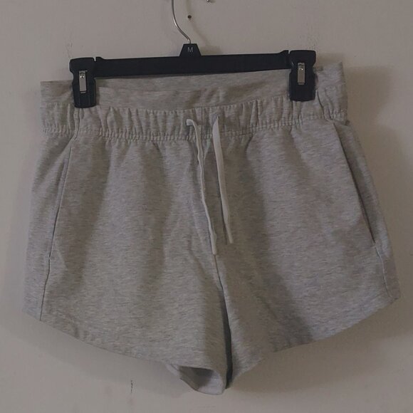 LULULEMON INNER GLOW SHORTS HEATHERED CORE ULTRA LIGHT GREY SIZE 6 - Picture 1 of 13